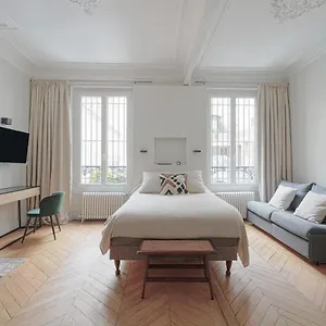 Quartier Champs Elysees 2 Free Netflix Paris